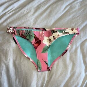 NWT! Women's Triangl Bikini Bottom Neoprene Pink Floral. Size: Large